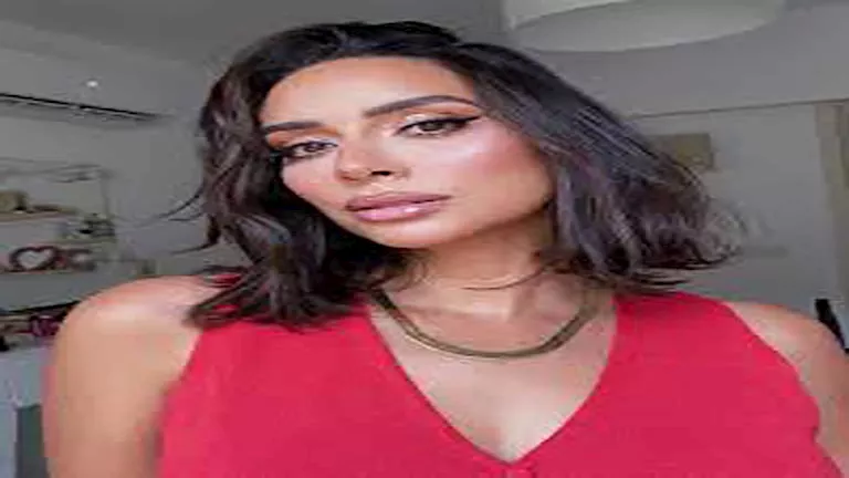 “إطلالة ساحرة ومكياج قوي”.. بسنت شوقي تتألق بـ الأحمر الناري