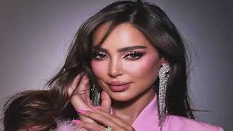 حجاب وفستان أنيق.. بسمة بوسيل بلوك جذاب