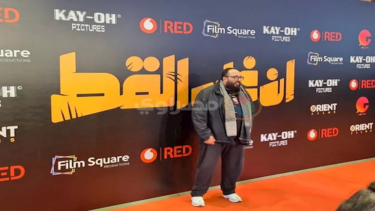 توافد نجوم الفن.. 25 صورة من العرض الخاص لفيلم “إن غاب القط”