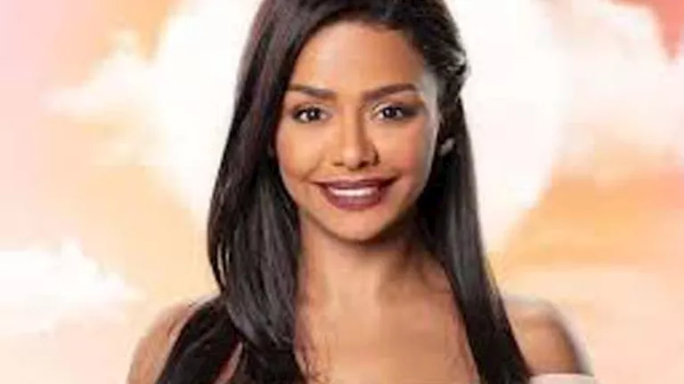 أسماء أبو اليزيد بإطلالة أنيقة.. ما سر اللوك؟