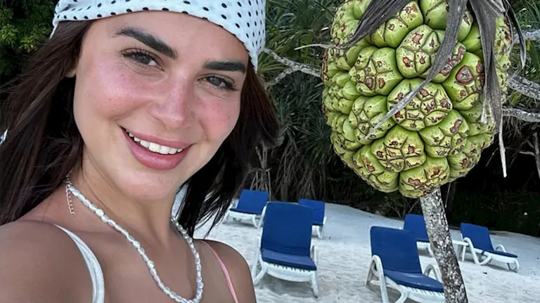 أحدث جلسة تصوير لـ رانيا منصور أثناء زيارتها للمعالم الأثرية في تركيا