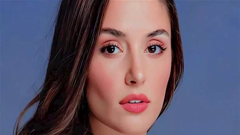 “فستان جريء ومكشوف”.. هاندا أرتشيل بإطلالة مُلفتة