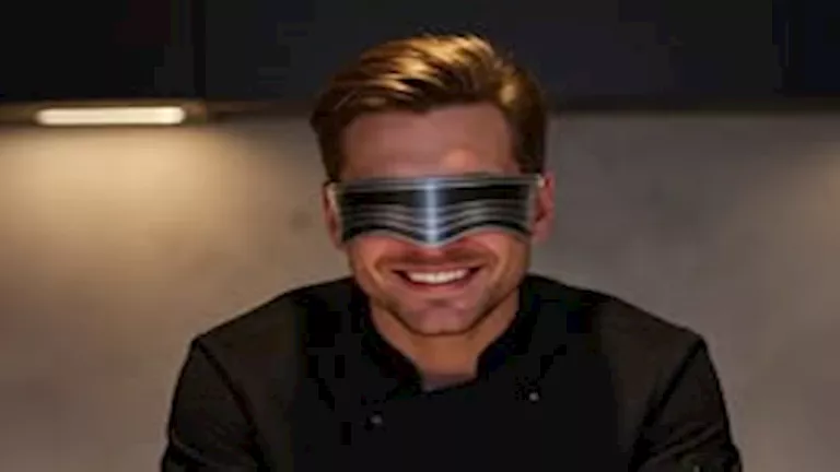 “الشيف أيمن” داخل مطعم بدبي.. قصة أول طباخ آلي في العالم