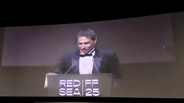 شون بيكر يقدم أعضاء لجنة مسابقة الأفلام الطويلة في “البحر الأحمر السين