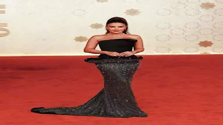 صبا مبارك تستعرض إطلالتها بمهرجان البحر الأحمر..والجمهور يعلق (صور)