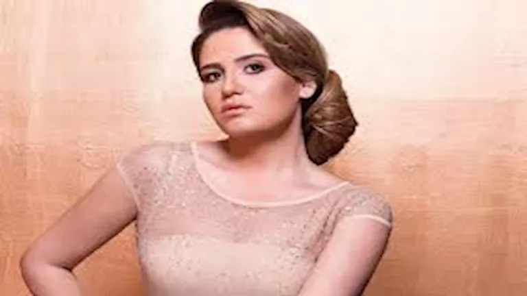 هنا شيحة بإطلالة جذابة في اليوم الخامس من مهرجان البحر الأحمر