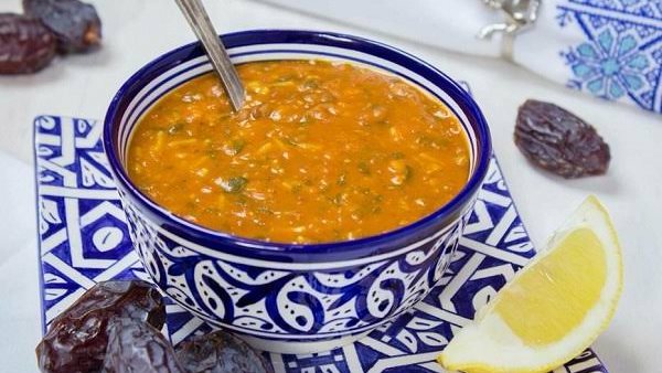 ليالي الشتاء.. طريقة عمل شوربة الحريرة بمذاق شهي