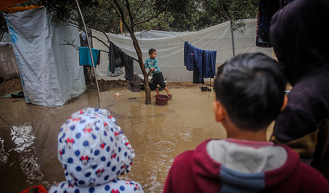 الطقس: منخفض جوي ماطر وبارد في جميع المناطق