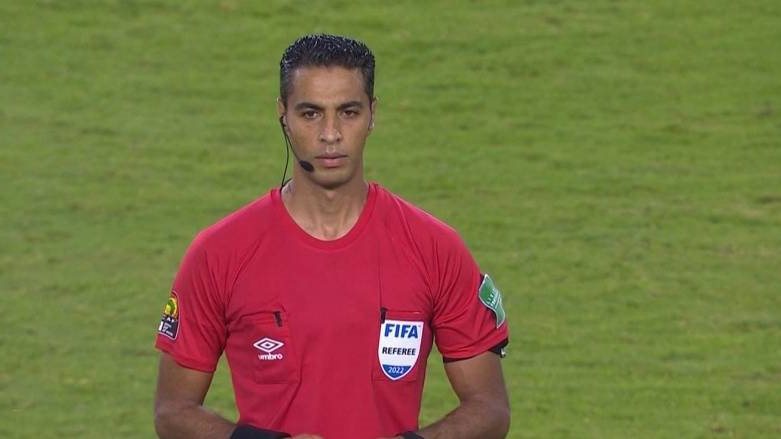 هجوم عنيف من نجم منتخب فلسطين على الحكم أمين عمر