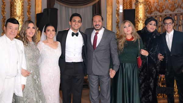 أركان فؤاد ونادية مصطفي يحتفلان بزفاف كريمتهما بحضور النجوم