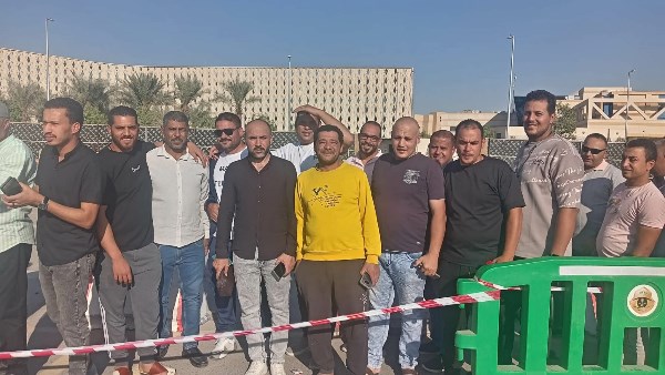 رغم الأمطار الغزيرة.. المصريين بالخارج يصرون على التصويت في الانتخابات