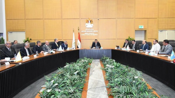 وزير الإسكان يتابع موقف مشروع منطقة الأعمال المركزية بالعاصمة الجديدة