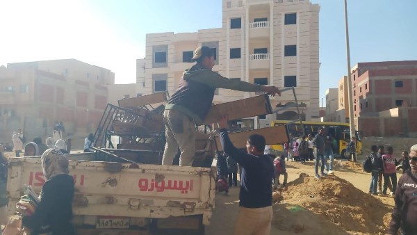 إغلاق وحدة سكنية بسبب تحويلها إلى سنتر تعليمي بدون ترخيص.. صور