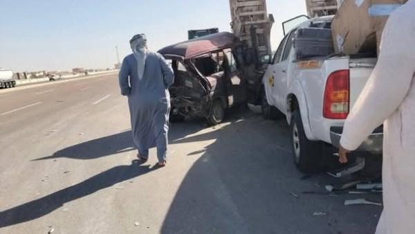 حادث بالكيلو 70 مطروح الساحلي.. سيارة نقل اصطدمت بـ3 مركبات و3قتلى و3مصابين