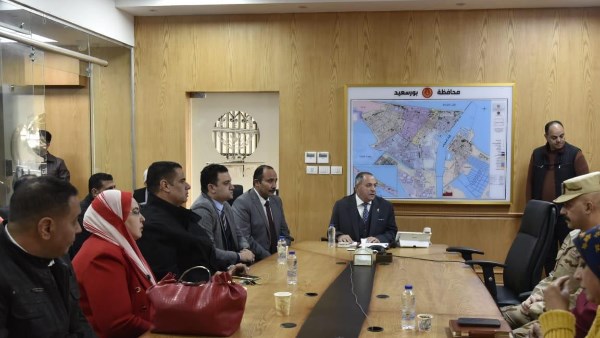 لليوم الثاني.. محافظ بورسعيد يترأس غرفة عمليات انتخابات الإعادة لمجلس النواب