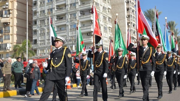 طابور العرض يعيد البهجة لأهالي بورسعيد في عيد النصر بعد غياب سنوات| صور
