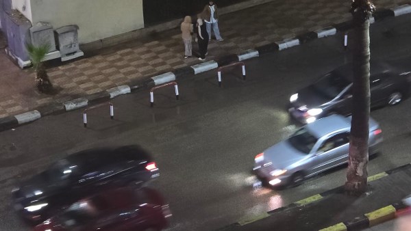 النوة وصلت بورسعيد.. برق ورعد وأمطار غزيرة والمحافظة ترفع درجة الاستعداد| صور