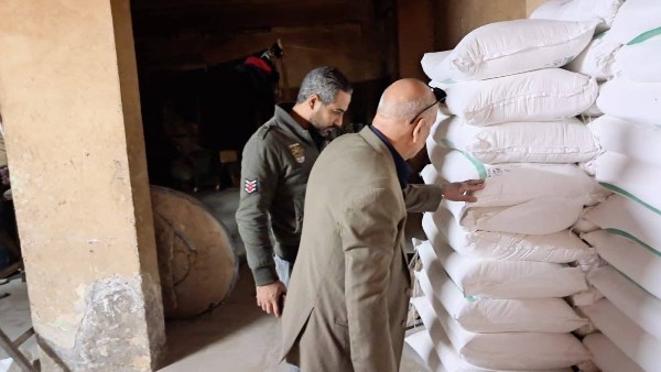 ضبط طن وربع دقيق وملح طعام بدون فواتير بالقليوبية