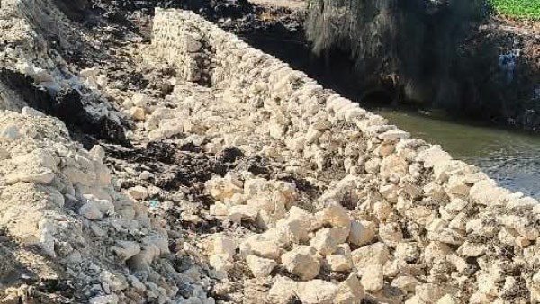 بطول 1200 متر.. محافظ كفر الشيخ يتابع تبطين مصرف أبو خشبة بالرياض| صور