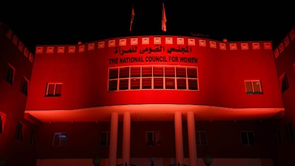 مثال للإخلاص والتفاني في أداء الواجب الوطني