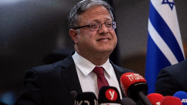 مصلحة السجون الإسرائيلية تدرس مقترح «بن غفير» بإنشاء سجن تحرسه التماسيح