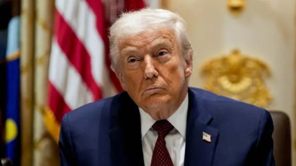 ترامب يوسع حظر السفر والقيود ليشمل 20 دولة إضافية