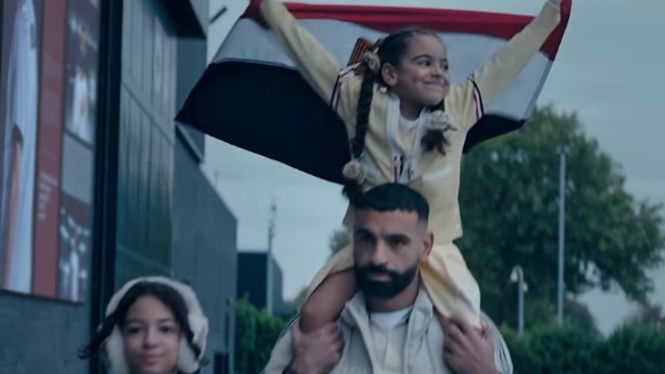 محمد صلاح مع مكة وكيان في إعلان لبطولة أمم أفريقيا 2025.. شاهد