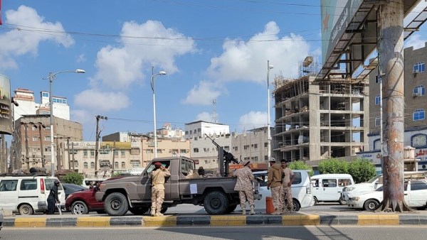 اليمن.. قرارات رئاسية تشمل محافظ عدن وعدداً من القيادات العسكرية