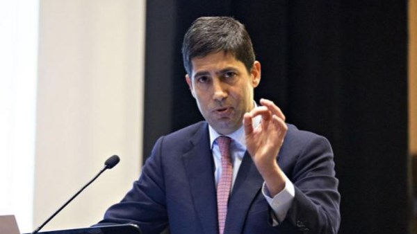 ترامب يفكر في تعيين كيفن وارش وزيرا للخزانة الأمريكية