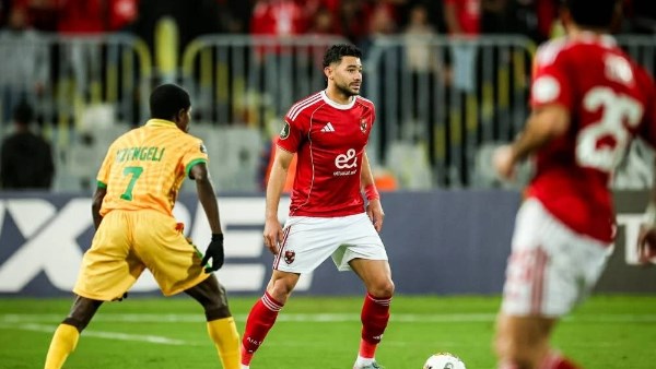 إنقاذ وإصابة وإنذارين.. الأهلي يتأخر بهدف أمام يانج أفريكانز في الشوط الأول