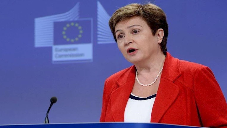 “إلغاء وظائف وتقليل رواتب”.. صندوق النقد الدولي يحذر من الذكاء الاصطنا