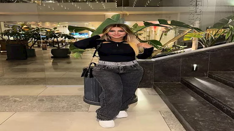 زوجة إمام عاشور تنشر صور عائلية وتوجه إليه رسالة