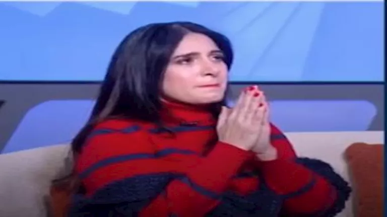 انهيار وبكاء ميرنا وليد أثناء حديثها عن عائلتها.. فيديو