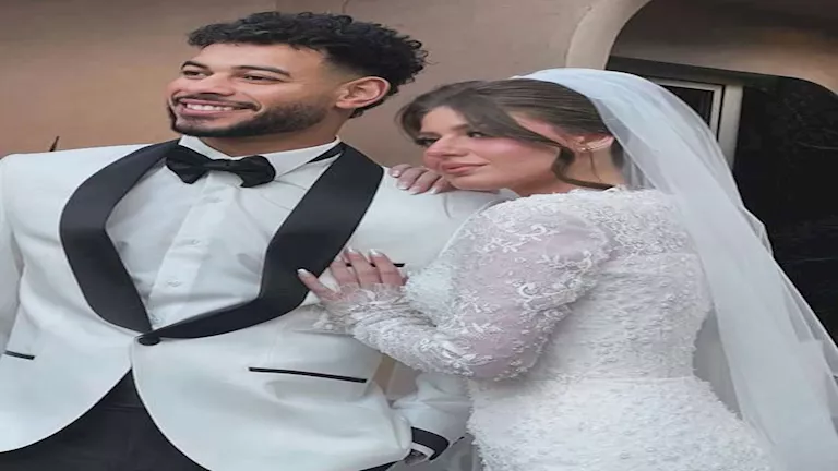 دونجا ينشر صورة رومانسية برفقة زوجته