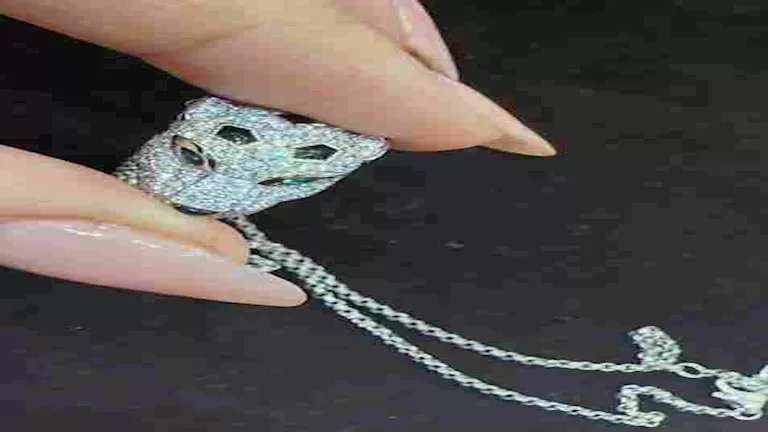 بعد صعودها لقمة التريند.. هدى المفتي تتألق بفستان خلاب وخاتم يتخطى قيمته الـ 2 مليون في Joy Awards4