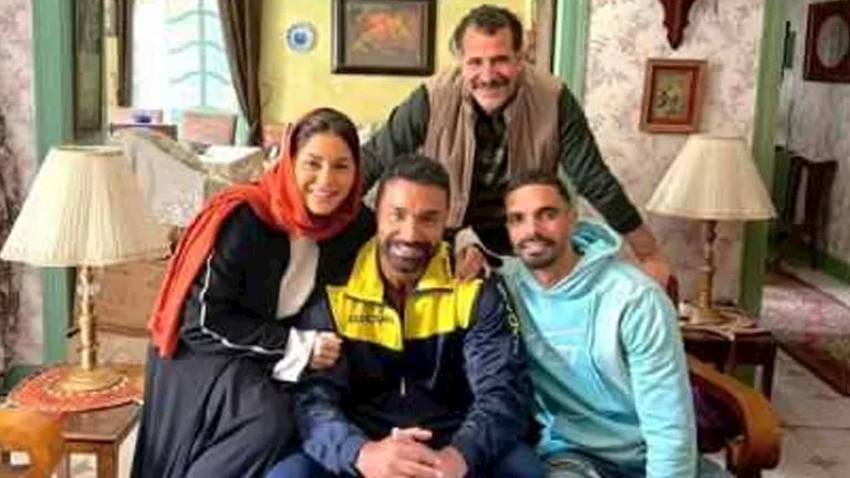 “عيلة بدر الساعي” منة فضالي مع كريم فهمي ومحمود حافظ في”وننسى اللي كان