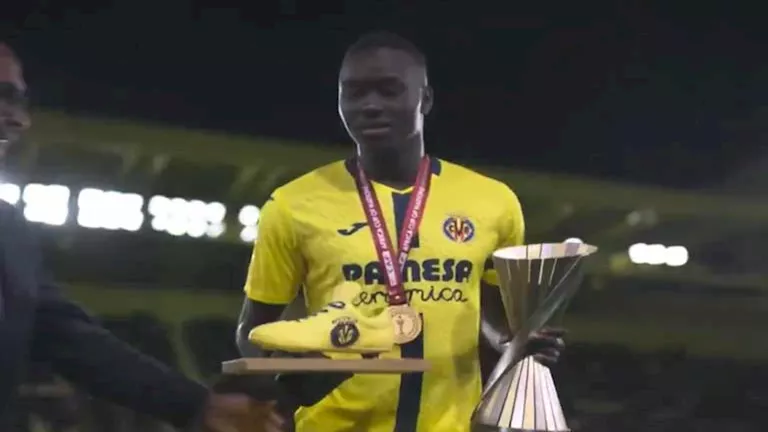 “تحت أنظار إبراهيم دياز”.. فياريال يكرم بابي جاء بعد التتويج بأمم أفري