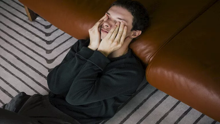 دراسة جديدة.. تكشف الرابط بين العزوبة والاضطرابات النفسية