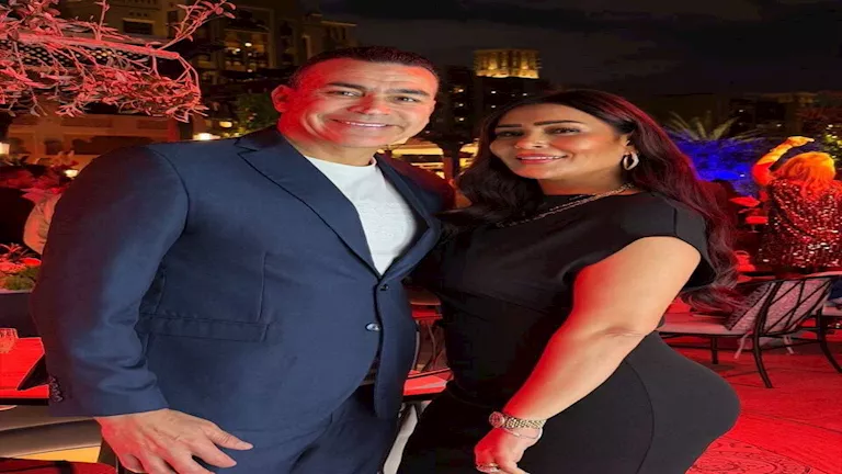 زوجة عصام الحضري تنشر صورا جديدة ويوجه لها رسالة رومانسية