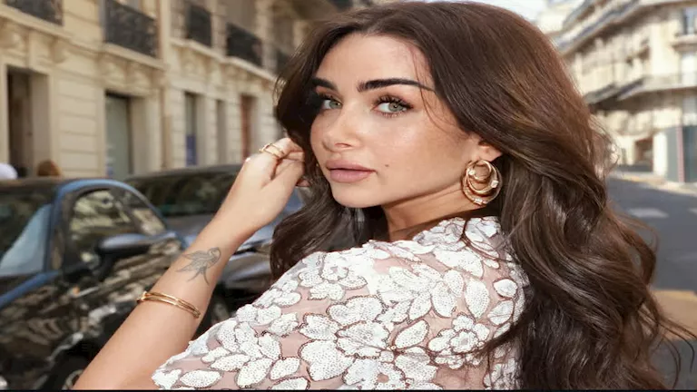 بـ 88 ألف جنيه”.. هنا الزاهد تخطف الأنظار بفستان “سعاد حسني