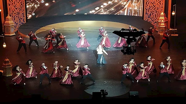 نانسي عجرم تغني “ابتدت ليالينا” في Ramadan premiere.. وتعلق: مصر أم ال