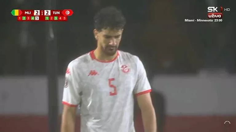 10 صور ترصد رد فعل محمد علي بن رمضان بعد إهدار ركلة جزاء أمام مالي