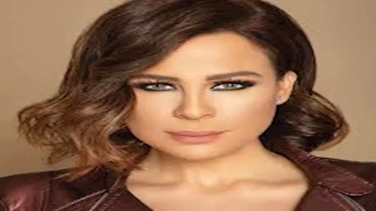 كارول سماحة تتألق بإطلالة راقية.. سر اللوك