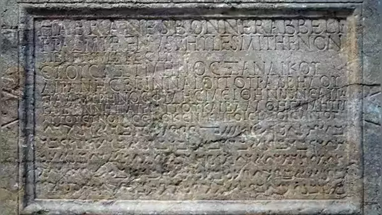 10 لغات قديمة تعيش حتى اليوم.. بينها المصرية القديمة (صور مذهلة)