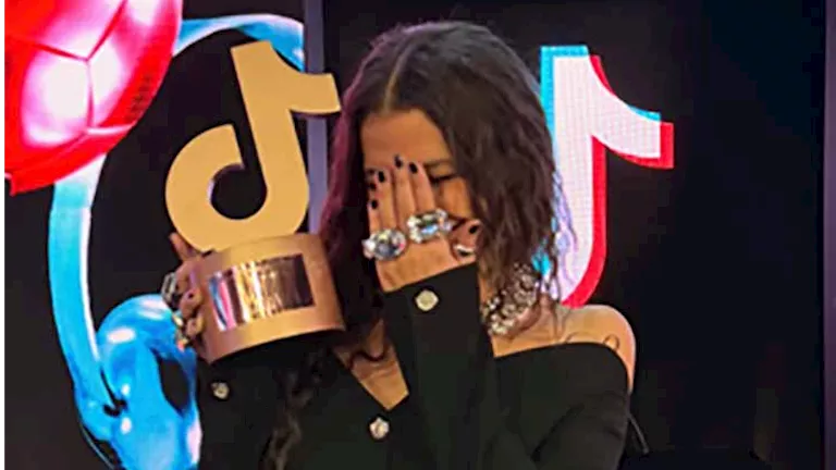 أميرة أديب بعد فوزها بأول جائزة في الموسيقى: “حاجات حلوة جاية بالطريق”