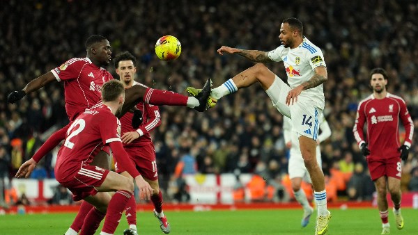 ليفربول يسقط في فخ التعادل أمام ليدز يونايتد بالدوري الإنجليزي