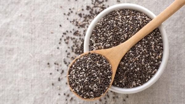 بذور الشيا… سر طبيعي لبشرة أكثر نضارة وشبابًا