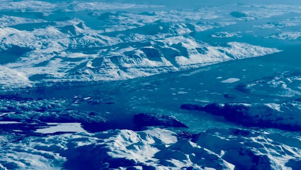 بيان مشترك للأحزاب السياسية في جرينلاند يعلن رفض المساعي الأمريكية لضم الجزيرة