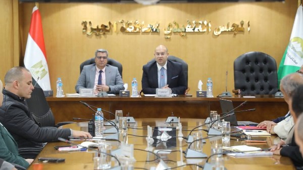 نائب محافظ الجيزة يتابع الأعمال التنسيقية لمشروعات تطوير طريق المنيب/العياط خلال اجتماع موسع