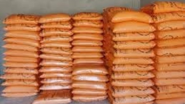 ضبط 17 طن أسمدة مجهولة المصدر وإصدار 35ترخيصا لمشروع زراعي